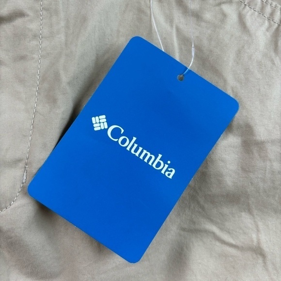 Columbia Women’s Shorts - Picture 11 of 11